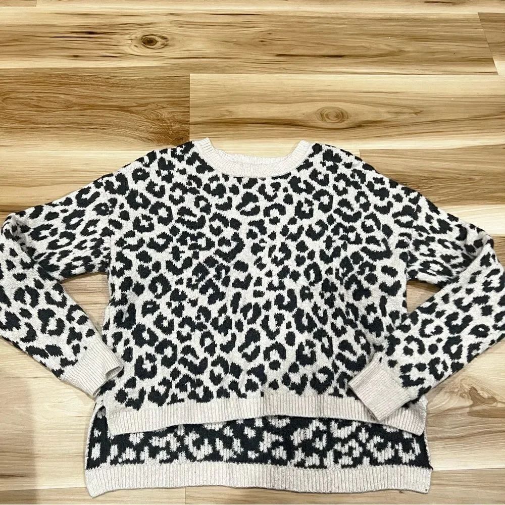 Sincerely Jules Soft Cheetah Print Crewneck Sweatshirt Women’s XS